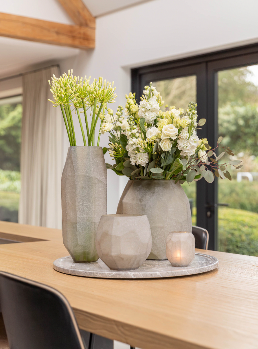 Amaris Vases